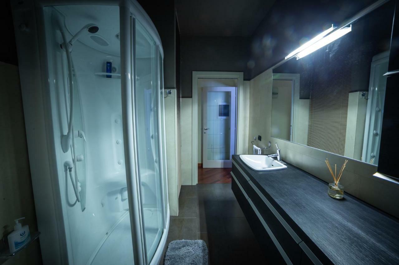 Cinematic Modern Flat, 100 Mt Da Ospedale Apartment Ravenna Exterior photo
